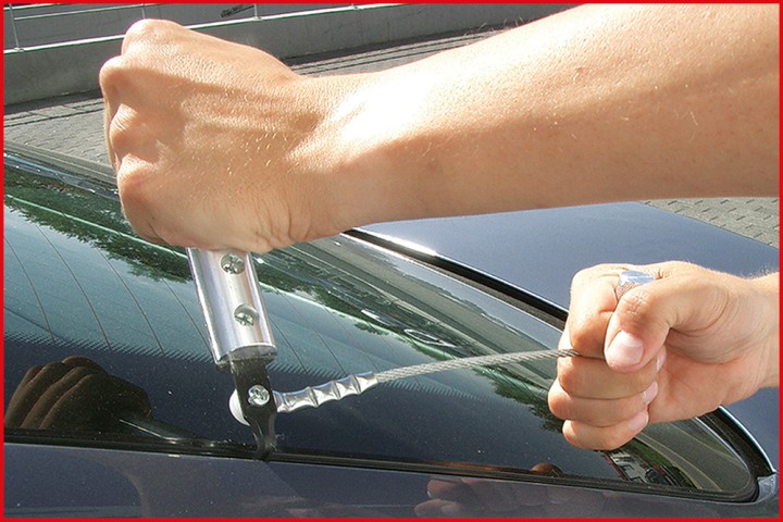 Couteau manuel pour pare-brise