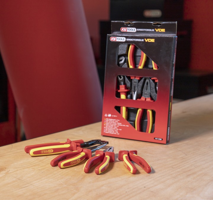 Jeu de 4 pinces isolées