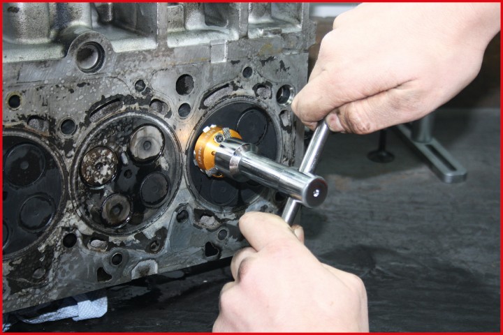 Outils rodage queue de soupape