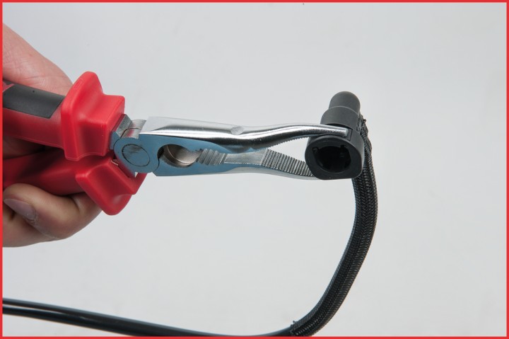 Pince - conduites de carburant