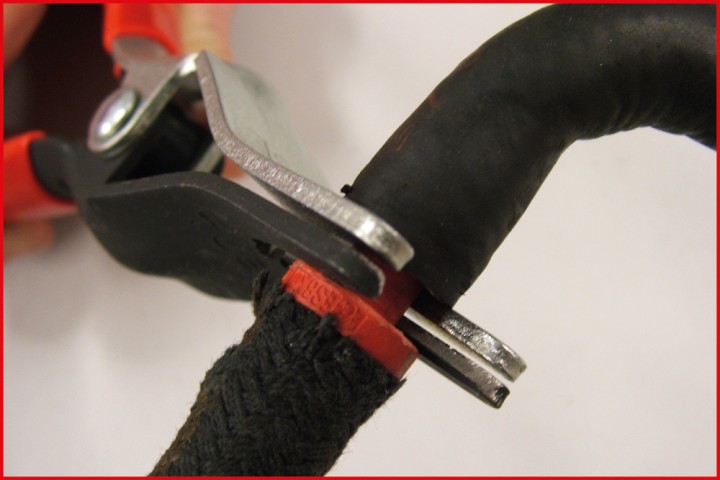 Pince plate extraction durites