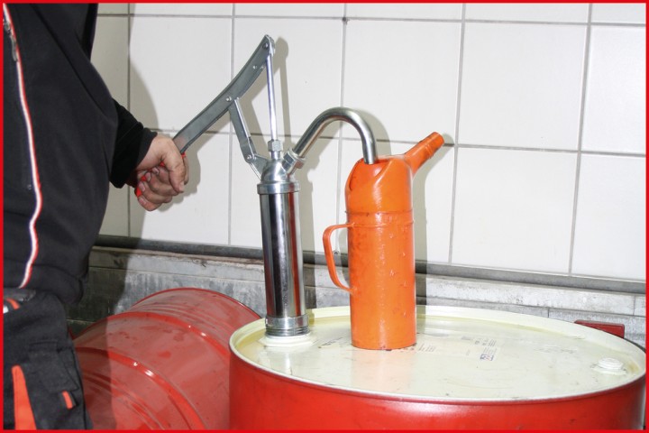 Pompe à fûts acier