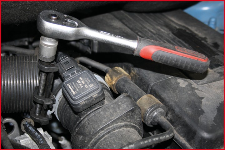 Tendeur colliers auto-serrants