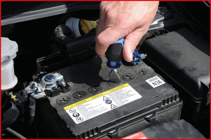 Tournevis bouchons de batterie