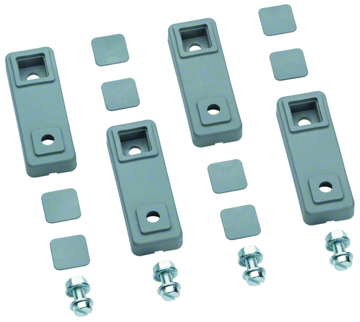 Pattes de fixation murale Univers livrées avec vis de fixation M6x12 synthétique